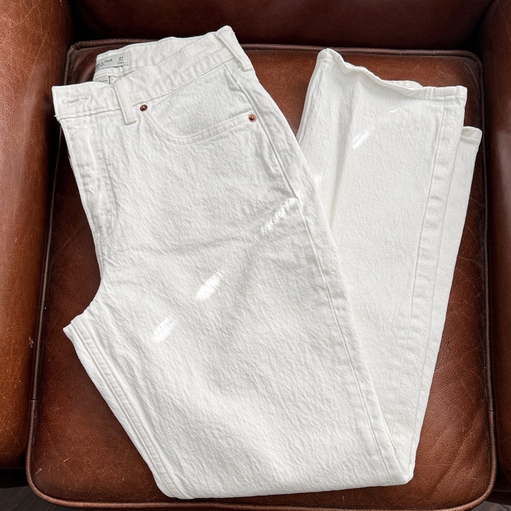 Abercrombie & Fitch Women's White Straight Leg Jeans 27S